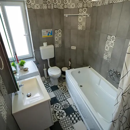 Chic Old Center - Ivo19 아파트